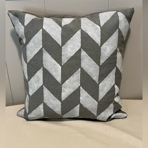 Ann Taylored Chevron Print Accent Pillow - Picture 1 of 3